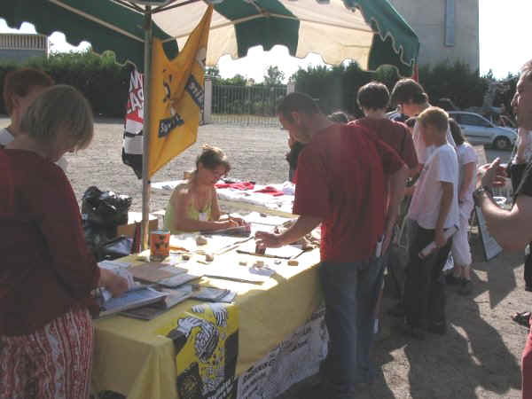 stand-rezo.jpg (67022 octets)